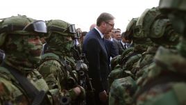 Serbian President Aleksandar Vucic inspecting Serbian units. Photo: PAP arch.