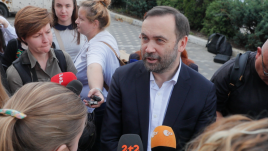 Ilya Ponomarev answering questions from journalists. Photo: Freya_Fae/ X