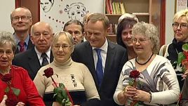 Premier spotkał się z seniorami w częstochowskim Centrum Aktywności Seniora (fot. TVP Parlament)