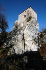 Some parts of the castle were rebuilt without historical accuracy. Photo: ZeroJeden via Wikimedia Commons 