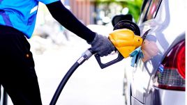 Obecnie zawieszenie poboru podatku od sprzedaży detalicznej paliw obowiązuje do końca tego roku  (fot. Shutterstock suwit 1313)