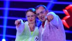 Pary po raz kolejny miały okazję zaprezentować swoje artystyczne umiejętności. Tym razem uczestnicy mieli za zadanie namalować herby rodowe (fot. TVP)