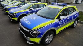 Policjanci w 2024 r. wydali 580 mln zł na nowe radiowozy. Kupili ponad 2 tys. aut, a także dwa Black Hawki (fot. Policja)