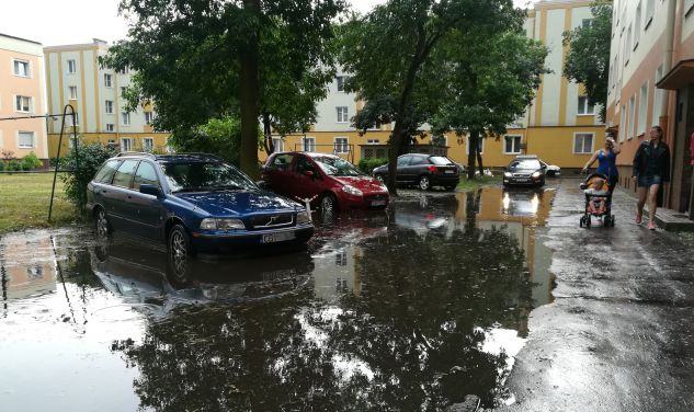 Burza na os. Leśnym w Bydgoszczy (fot. Karol Szymak)