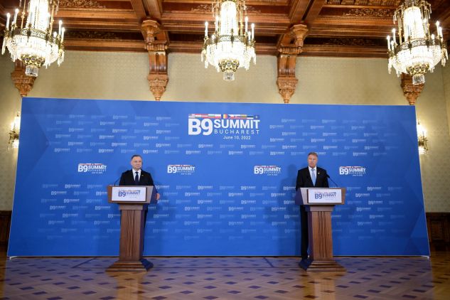 Prezydent Andrzej Duda i prezydent Rumunii Klaus Iohannis podczas konferencji prasowej w Pałacu Cotroceni w Bukareszcie (fot. PAP/Marcin Obara)