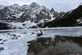 Jezioro Morskie Oko w polskich Tatrach, fot. PAP/ Grzegorz Momot