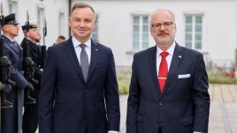 Prezydent Andrzej Duda (L) i prezydent Łotwy Łotwy Egils Levits (fot. KPRP/Jakub Szymczuk)