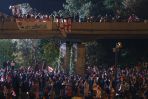 W Gruzji zaostrzają się starcia między protestującymi i policją