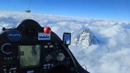 The pilots took their Ash-25 glider plane to over 8,611 m above sea level in the Karakoram mountain range. (Photo: Marcin Jamkowski Facebook)