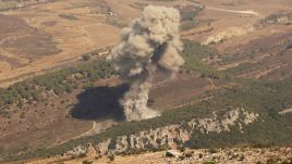 Smoke billows from the site of an Israeli airstrike that targeted Lebanese villages, as seen from Marjaayoun, southern Lebanon Photo: PAP/EPA/STR