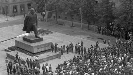 The idea to build a monument to Lenin was born as the centenary of his birth approached. Photo: PAP/Zbigniew Wdowiński 