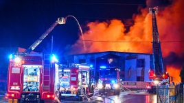 It took the firefighters some four hours to get the fire under control, and there were no reports of injuries. Photo: PAP/Piotr Polak