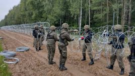 Od początku września Straż Graniczna odnotowała ponad 3800 prób nielegalnego przekroczenia granicy Polski z Białorusią (fot. Twitter/@MON_GOV_PL)