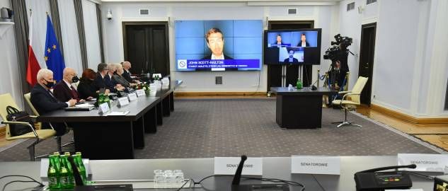 Posiedzenie Nadzwyczajnej Senackiej Komisji ds. Inwigilacji (fot. PAP/Piotr Nowak)
