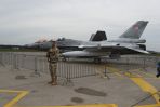 Samolot F-16 w 32. Bazie Lotnictwa Taktycznego w Łasku (fot. PAP/Roman Zawistowski)