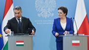 Premier Ewa Kopacz (P) i szef węgierskiego rządu Viktor Orban (L) podczas konferencji prasowej (fot. PAP/Rafał Guz)
