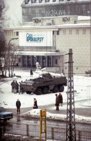 His most iconic photo was taken the day Martial Law was announced in 1981. Image: Marginesy publishing house / Właściwy Moment 