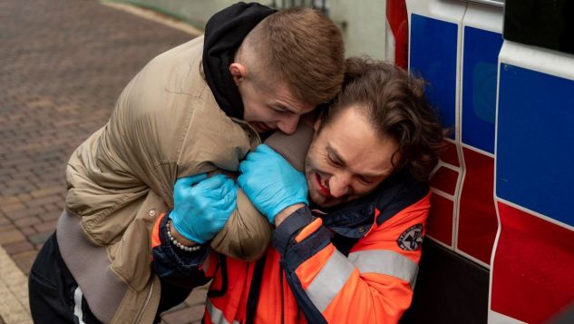 Basię czeka za to prawdziwy kryzys. Podczas jednej z interwencji zespół, w którym będzie dziewczyna, zostanie brutalnie zaatakowany.