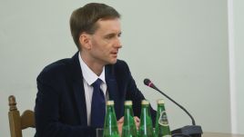 Komisja śledcza ds. Amber Gold przesłuchała prok. Piotra Gronka (fot. PAP/Rafał Guz)