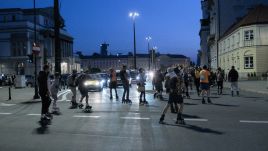 Nightskating event in August 2021. Roller skating and roller skating enthusiasts met in front of the Copernicus monument in the evening and took to the streets of the capital. Photo by: Mateusz Marek via PAP 