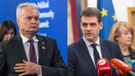 Lithuanian president Gitanas Nausėda (left) called it a mistake to invite the party led by Remigijus Žemaitaitis (right, front). Photos: PAP/EPA/SZILARD KOSZTICSAK; Nemuno Aušra Klaipėda Facebook page