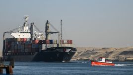 A ship passes through the Suez Canal towards the Red Sea. Photo: Sayed Hassan/Getty Images.