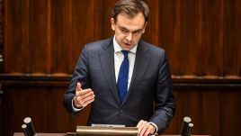 Minister Andrzej Domański says the planned reform of national health contributions for entrepreneurs will not reduce funds for the National Health Fund. Photo: PAP/Radek Pietruszka