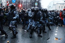 ОМОН разгоняет акцию в поддержку Навального в Москве. 23 января 2021 года. (Фото: Андрей Золотов / Vot Tak TV)