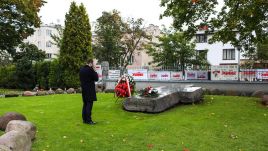 Pomnik nagrobek bł. ks. Jerzego Popiełuszki znajduje się przy kościele św. Stanisława Kostki w Warszawie (fot. Facebook/Mateusz Morawiecki)