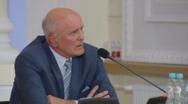 Andrzej Waltz z córką oddadzą pieniądze za kamienicę