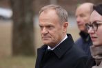 Premier Polski D. Tusk złożył wieńce na Cmentarzu na Rossie