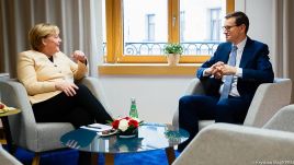 Mateusz Morawiecki i Angela Merkel. Spotkanie podczas szczytu UE (fot. KPRM)