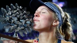 Magdalena Fręch of Poland celebrates winning in the singles final of Guadalajara Open against Australia's Olivia Gadecki, at the Pan American Tennis Center in Guadalajara, Mexico. Photo: EPA/Francisco Guasco via PAP