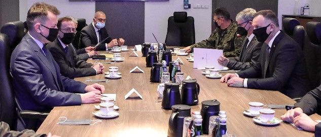 Spotkanie prezydenta z ministrami odpowiedzialnymi za bezpieczeństwo w BBN (fot. KPRP/Eliza Radzikowska-Białobrzewska)