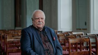 Jan Łosakiewicz podczas rozmowy w ramach cyklu „Portrety” dostępnego na platformie TVP VOD.