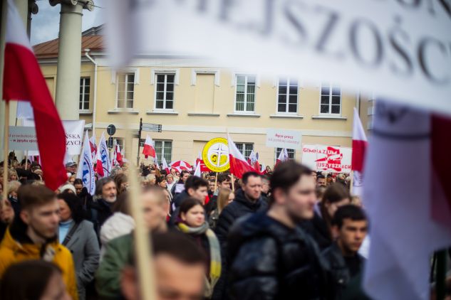 Przemarsz i wiec w obronie szkół mniejszości narodowych w Wilnie [fotogaleria], fot. TVP Wilno/Bartek Urbanowicz