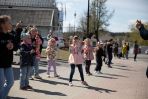 Z okazji Międzynarodowego Dnia Tańca w Niemenczynie odbył się FlashMob, fot. TVP Wilno/Eva Przychodska