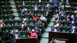 Sejm skierował projekt do dalszych prac w Sejmowej Komisji Polityki Społecznej i Rodziny (fot. PAP/W.Olkuśnik)