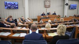 W czwartek rozpoczyna się drugi dzień posiedzenia Senatu (fot. PAP/Marcin Obara)