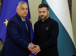 Премьер-министр Венгрии Виктор Орбан и президент Украины Владимир Зеленский (Фото: Валентин Огиренко / Reuters / Forum)