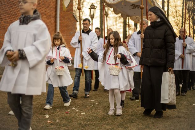 Msza święta z kościoła pw. Najświętszego Serca Pana Jezusa w Podbrzeziu [fotogaleria], fot. TVP Wilno/Karina Mieczkowska