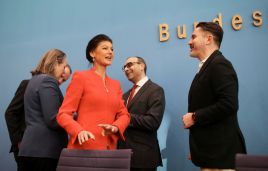 Сара Вагенкнехт во время пресс-конференции по случаю основания ее новой партии Bündnis Sahra Wagenknecht (BSW) для участия в предстоящих в 2024 году выборах в Европейский парламент. Берлин, Германия. 8 января 2024 года. Фото: Nadja Wohlleben / Reuters / Forum