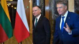 Prezydent Andrzej Duda (L) oraz prezydent Rumunii Klaus Iohannis (P) (fot. PAP?Radek Pietruszka)