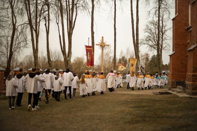 Msza święta z kościoła pw. Najświętszego Serca Pana Jezusa w Podbrzeziu [fotogaleria], fot. TVP Wilno/Karina Mieczkowska