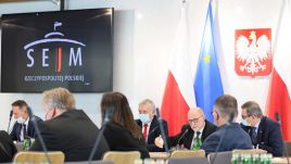 Posiedzenie sejmowej Komisji Administracji i Spraw Wewnętrznych (fot. PAP/Leszek Szymański)