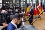 Premier Mateusz Morawiecki podczas konferencji prasowej w budynku „Europa” w Brukseli (fot. PAP/Albert Zawada)