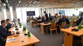 Posiedzenie sejmowej Komisji Administracji i Spraw Wewnętrznych (fot. PAP/Piotr Nowak)