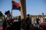 Prezydent Andrzej Duda (2P) podczas uroczystości złożenia wieńca przed Grobem Nieznanego Żołnierza w Kairze (fot. PAP/Mateusz Marek)