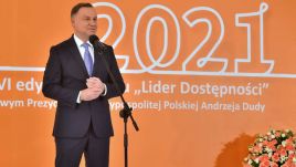 Prezydent Andrzej Duda podczas uroczystości w pałacu prezydenckim (fot. PAP/Andrzej Lange)
