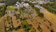 Flooded areas in the southwestern Polish village of Skorogoszcz. Photo: PAP/Michał Meissner